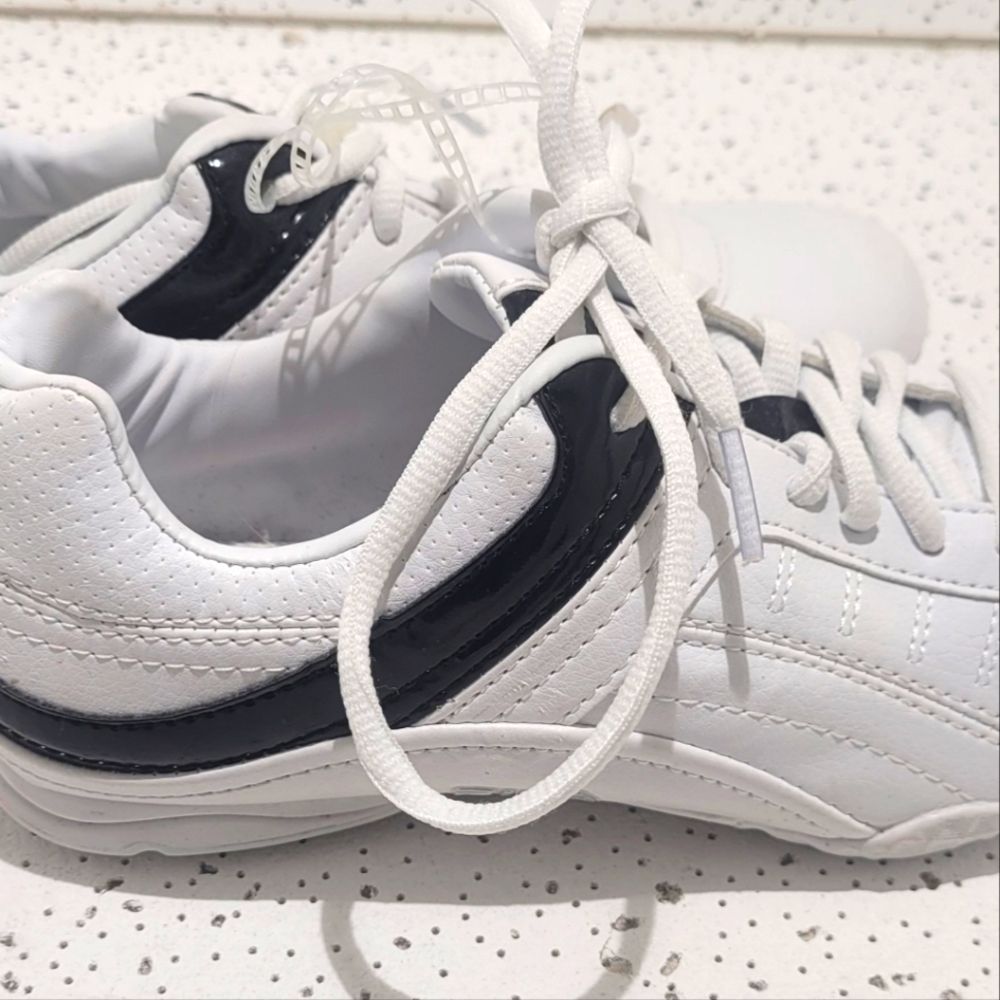 FILA TENNIS SHOES BRAND NEW